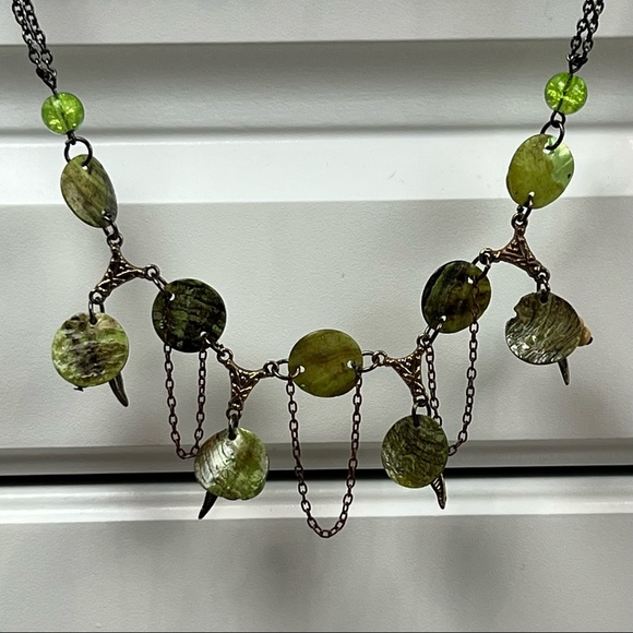 Green Shell Necklace - Picture 5 of 12